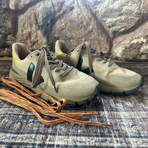 Veja Dekkan Bastille Sneaker | Womens Size US 7 | Color: Dune & Black